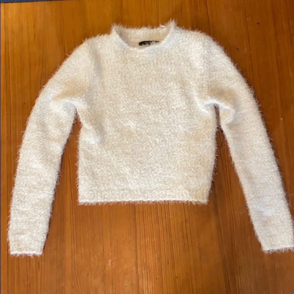 nwot forever 21 white fuzzy sweater